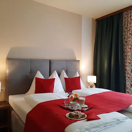 Lungau Hotel 3*